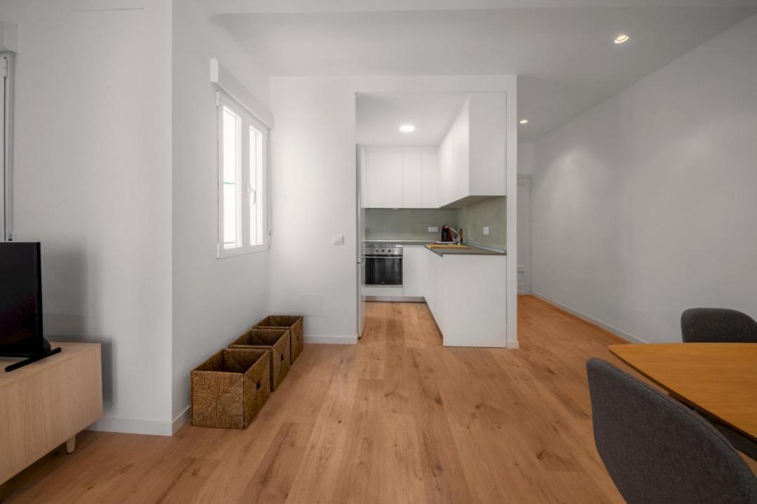 2 Bedrooms 1 Bathroom Furnished - Delicias - Bright - Mintystay Madrid Exteriör bild